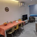Perseus 3 Bedroom 102 شقة *